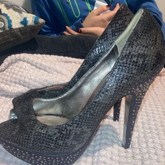 Super sexy Black heels with diamonds on the heels - Picture 1 of 6